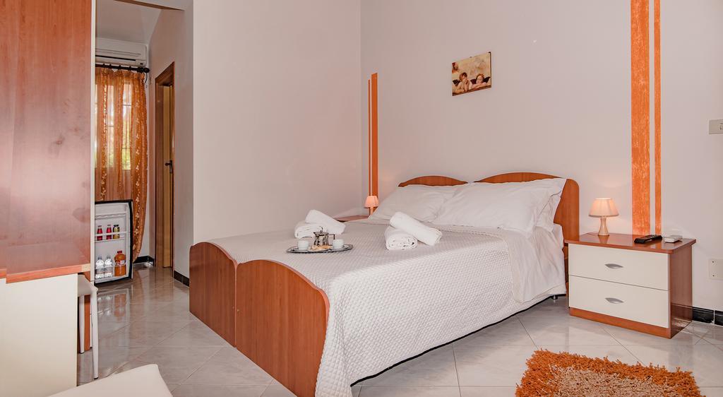 Kamarina Land Bed & Breakfast Santa Croce Camerina Bagian luar foto